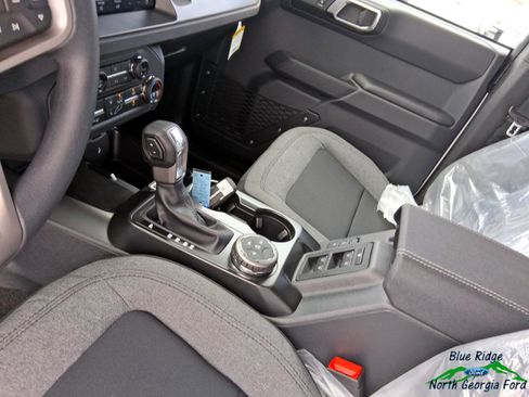 New 2025 Ford Bronco 4-Door image 22