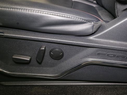 Used 2022 Ford F150 Lariat w/ Tow Technology Package image 43