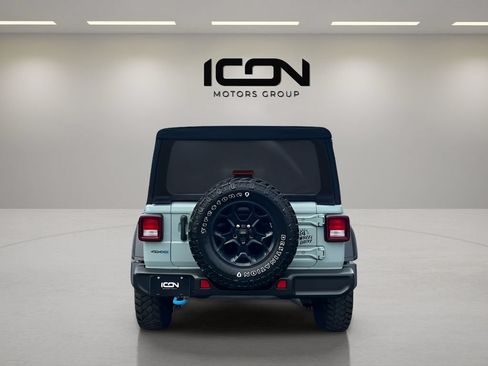 Used 2023 Jeep Wrangler Unlimited w/ Cold Weather Group AWD/4WD image 4