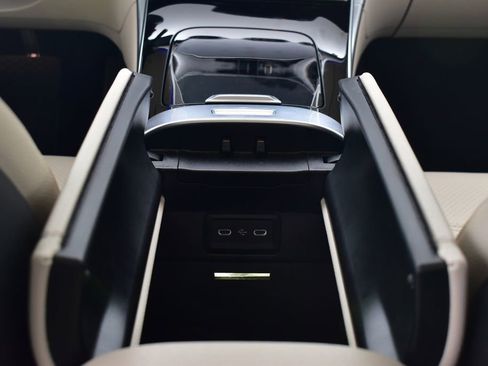 Certified 2022 Mercedes-Benz C 300 4MATIC Sedan image 22