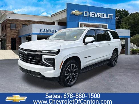 Used 2025 Chevrolet Suburban RST w/ Comfort Package AWD/4WD image 1