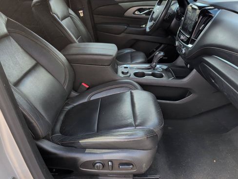 Used 2018 Chevrolet Traverse LT FWD image 41