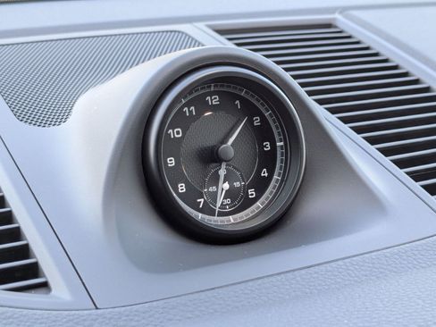 Used 2025 Porsche Macan image 20