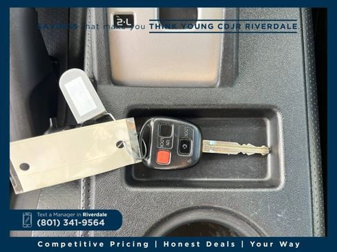 Used 2014 Toyota FJ Cruiser Base w/ Upgrade Package image 27