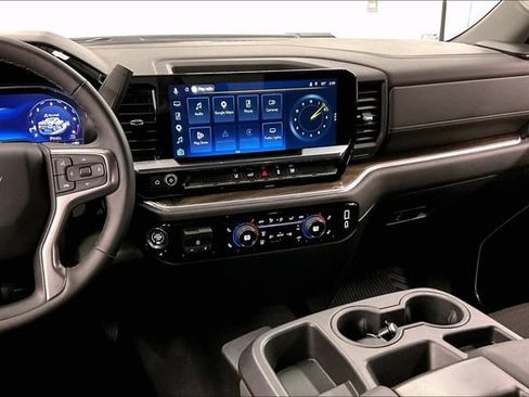 Used 2025 Chevrolet Silverado 2500 LT w/ Convenience Package AWD/4WD image 7
