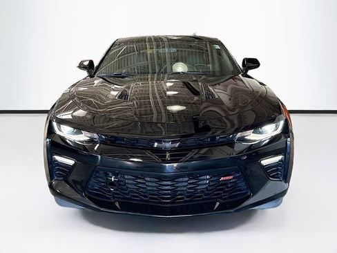 Used 2018 Chevrolet Camaro SS RWD image 4