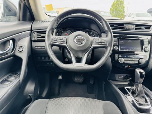 Used 2019 Nissan Rogue SV FWD image 12