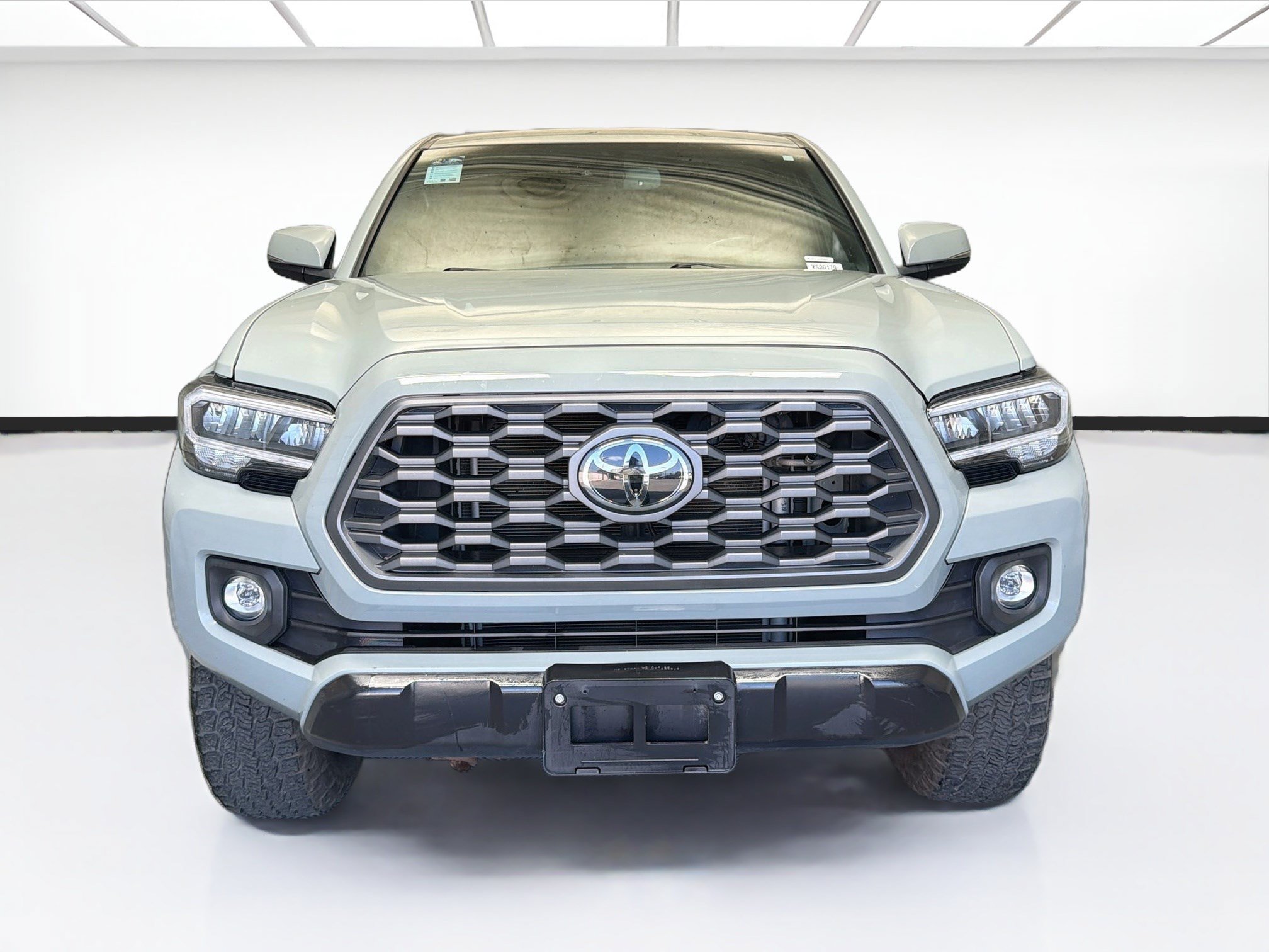 Used 2022 Toyota Tacoma TRD Off-Road w/ TRD Premium Off Road Package AWD/4WD image 2