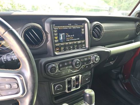 Used 2021 Jeep Wrangler Unlimited Sahara AWD/4WD image 18