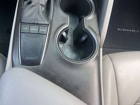 Used 2023 Toyota Camry SE image 19