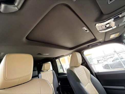 Used 2024 Lexus GX 550 AWD/4WD image 26
