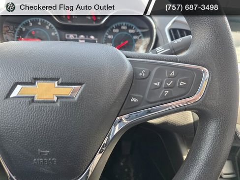 Used 2018 Chevrolet Cruze LT w/ Convenience Package image 14