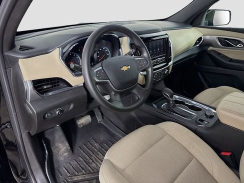 Used 2022 Chevrolet Traverse LS image 22