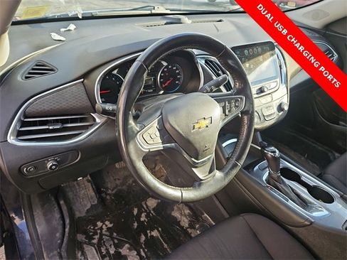 Used 2018 Chevrolet Malibu LT image 8