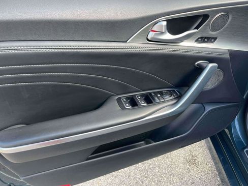 Used 2022 Kia Stinger GT2 image 12