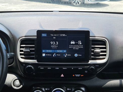 Used 2025 Hyundai Venue SEL FWD image 20