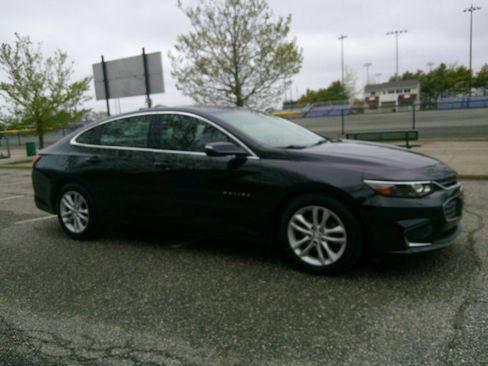 Used 2017 Chevrolet Malibu LT w/ Leather Package FWD image 25