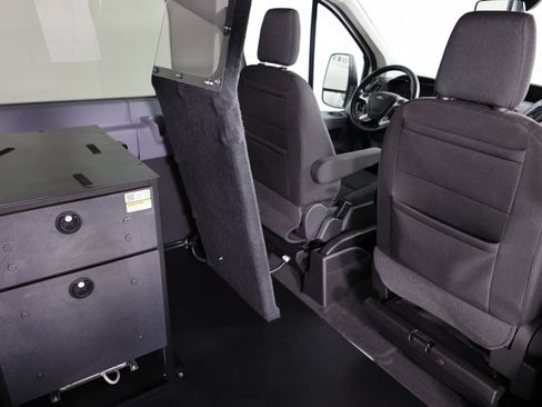 Used 2019 Ford Transit 150 XLT RWD image 32