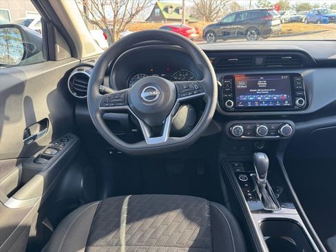 Certified 2024 Nissan Kicks SV image 12
