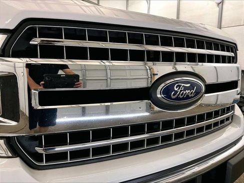 Used 2018 Ford F150 XLT w/ Equipment Group 302A Luxury AWD/4WD image 29