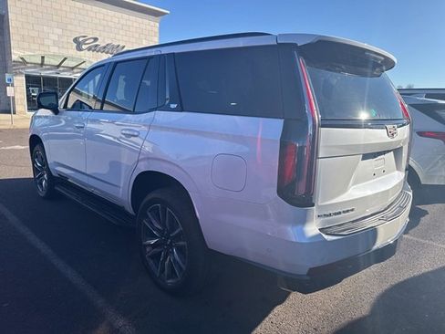 Certified 2024 Cadillac Escalade Sport Platinum image 3