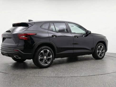 Used 2025 Chevrolet Blazer LT FWD image 9