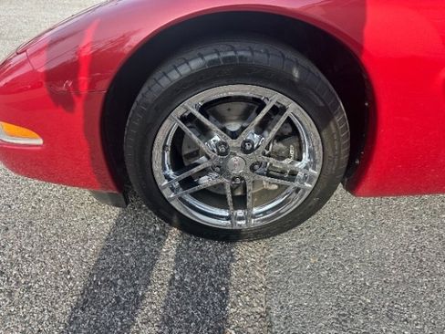 Used 1998 Chevrolet Corvette Convertible w/ Performance Handling Pkg image 14