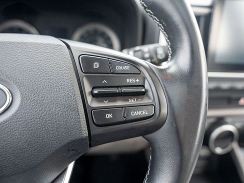 Certified 2022 Hyundai Venue SEL image 23