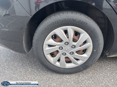 Used 2019 Hyundai Elantra SE w/ Cargo Package image 11