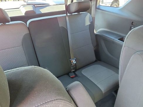 Used 2023 Chevrolet Traverse LT FWD image 32