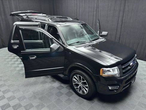 Used 2015 Ford Expedition XLT w/ Equipment Group 202A AWD/4WD image 21