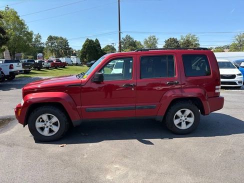 Used 2009 Jeep Liberty Sport w/ Popular Equipment Group RWD image 7