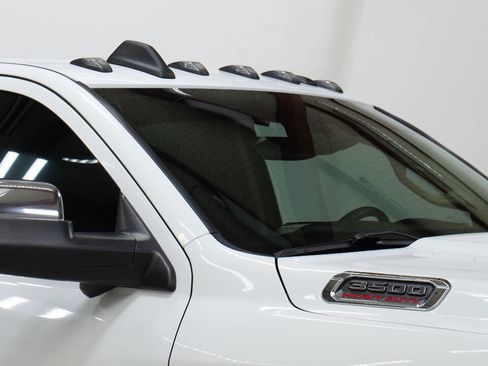 Used 2019 RAM 3500 Laramie AWD/4WD image 11