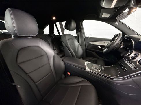 Used 2022 Mercedes-Benz GLC 300 image 41
