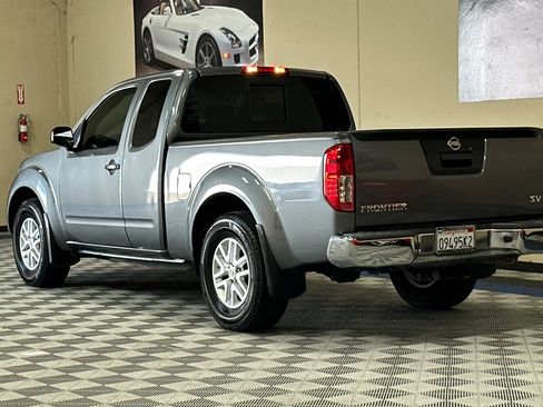 Used 2018 Nissan Frontier SV RWD image 6