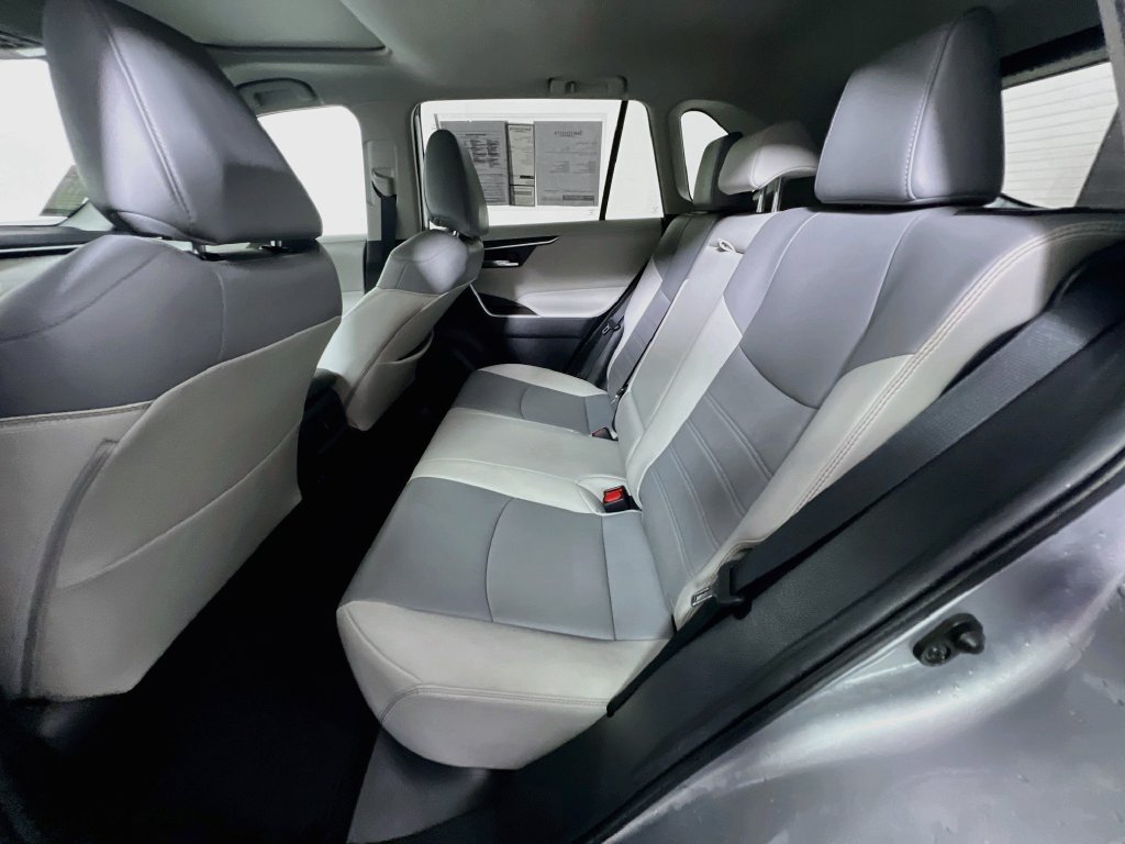 Used 2022 Toyota RAV4 XLE Premium FWD image 27