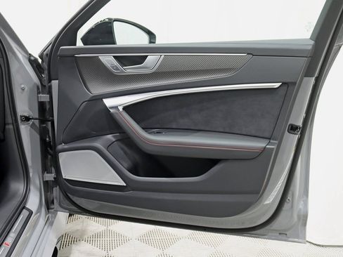 Used 2025 Audi RS 6 performance image 38