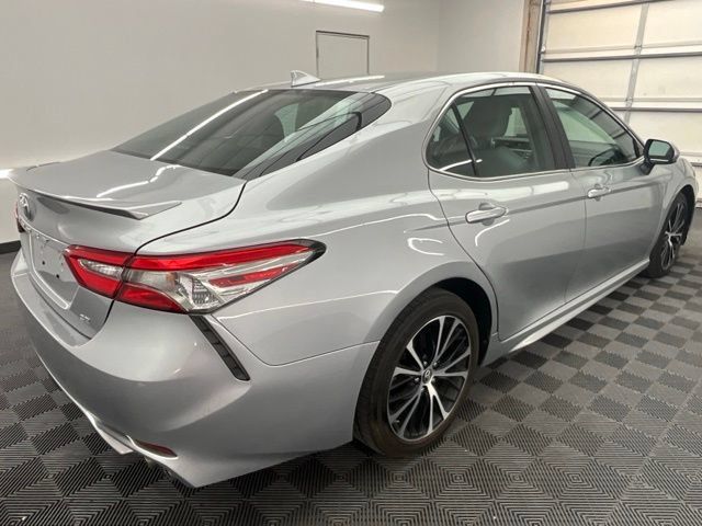 Used 2019 Toyota Camry SE FWD image 19
