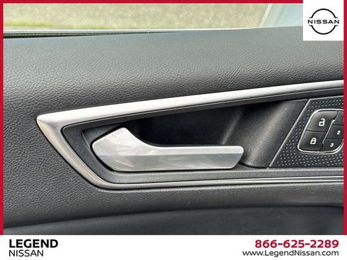 Used 2019 Ford Edge Titanium w/ Equipment Group 301A AWD/4WD image 15