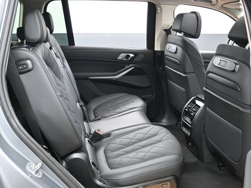 Used 2025 BMW X7 xDrive40i image 34