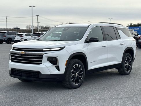 New 2026 Chevrolet Traverse LT w/ Sun and Wheel Package image 16