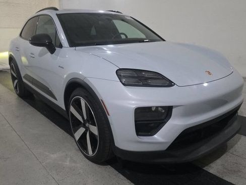Used 2024 Porsche Macan 4 Electric AWD/4WD image 2