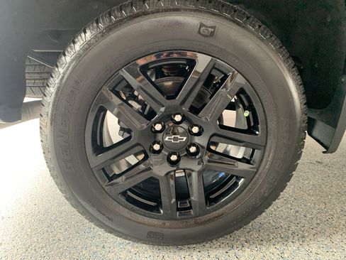 Used 2025 Chevrolet Silverado 1500 Custom RWD image 32
