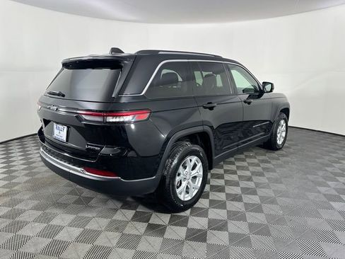 Certified 2023 Jeep Grand Cherokee Limited image 9