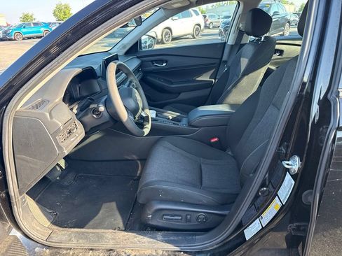 Used 2023 Honda Accord EX image 16