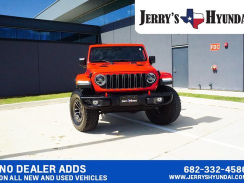 Used 2025 Jeep Wrangler Unlimited Rubicon AWD/4WD image 2