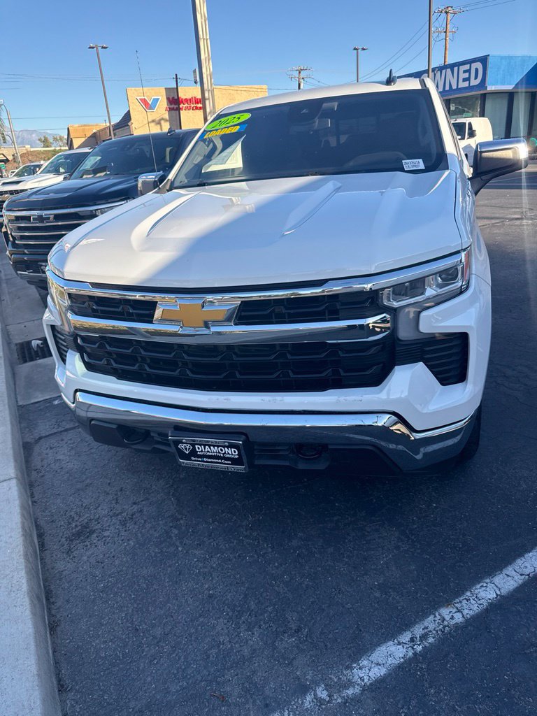 Used 2024 Chevrolet Silverado 1500 LT w/ Convenience Package II AWD/4WD image 1