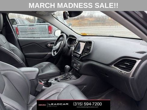 Used 2021 Jeep Cherokee Limited image 11