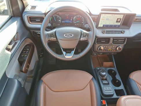 Used 2024 Ford Maverick Lariat image 11