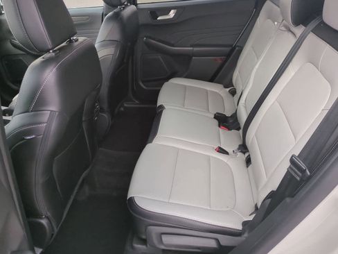 Certified 2024 Ford Escape Platinum image 19